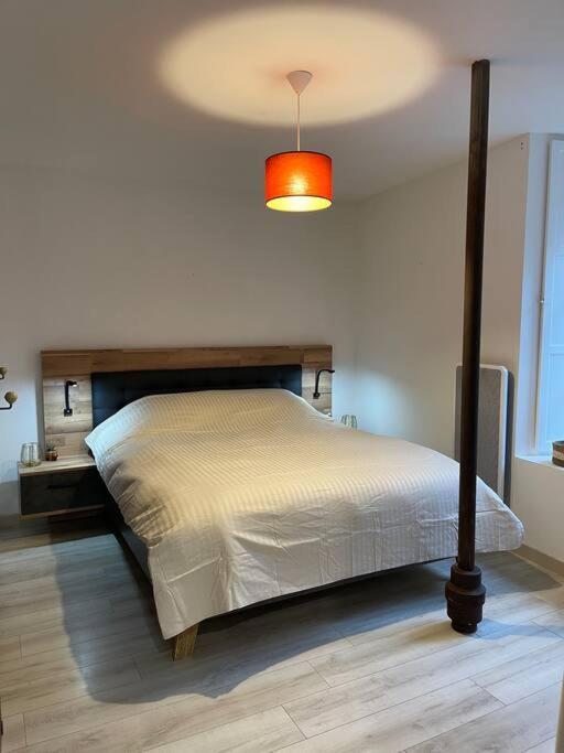 Le Moulin De Gueuzon Apartment Рошфор-ан-Тер Екстериор снимка